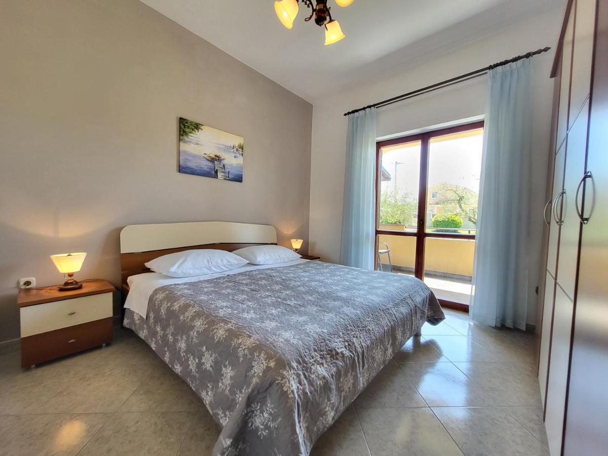 Cozy Apartment Mandula Врсар Экстерьер фото