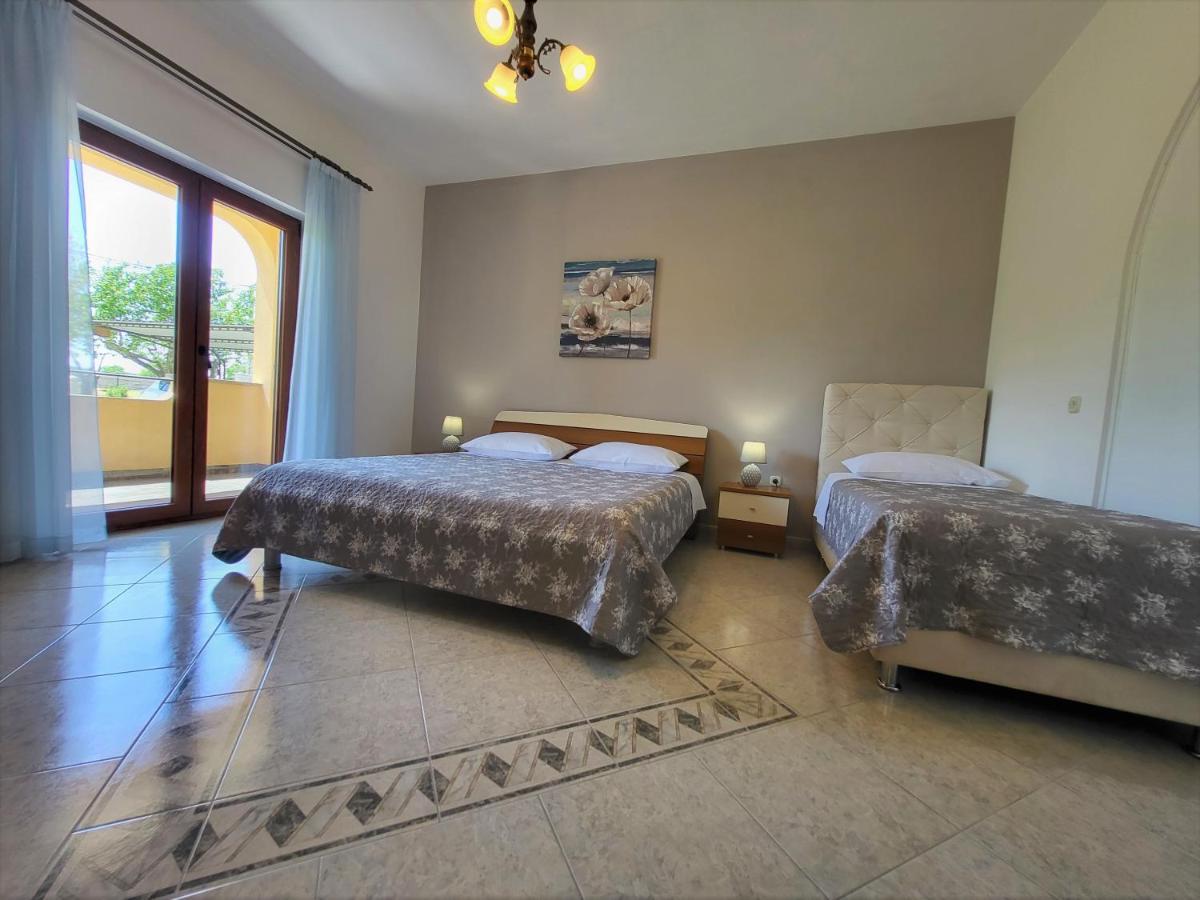 Cozy Apartment Mandula Врсар Экстерьер фото